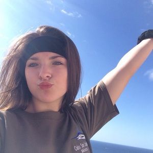 Meet your Posher, Elizabeth